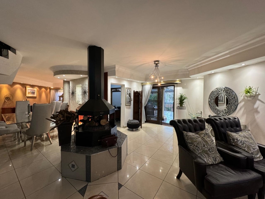 5 Bedroom Property for Sale in Birdwood Estate North West